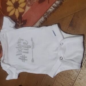 🐻    Gerber Preemie Onesie